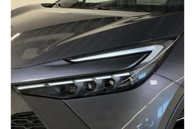 Toyota C-HR (2025) thumbnail 6