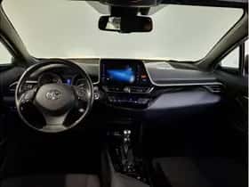 Toyota C-HR (2019) thumbnail 2