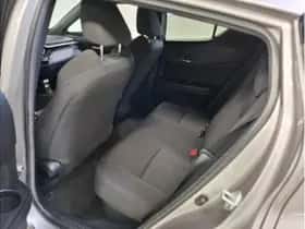 Toyota C-HR (2019) thumbnail 16