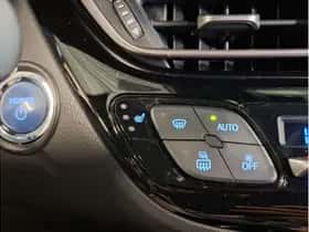 Toyota C-HR (2019) thumbnail 28