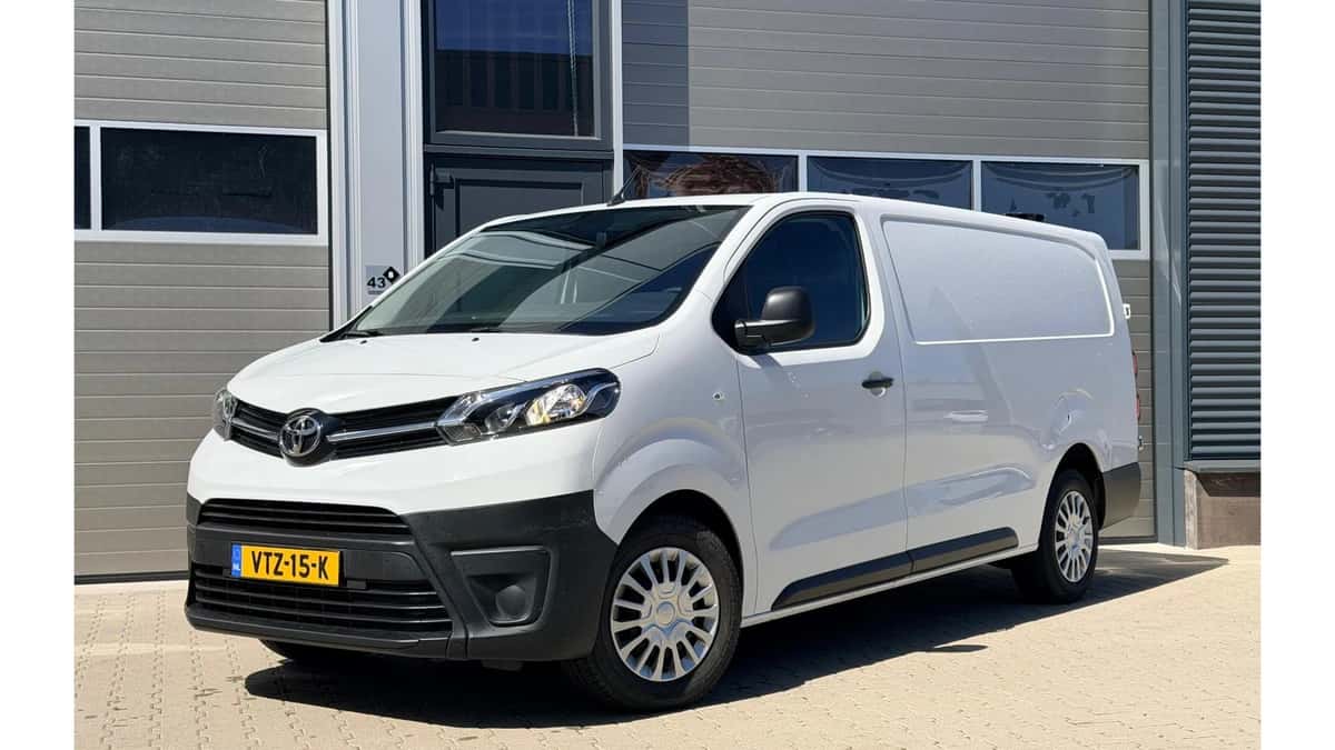 Toyota Proace (2023) — foto 1