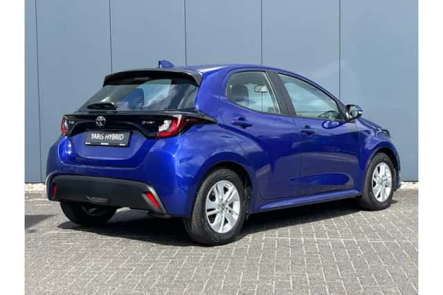 Toyota Yaris (2023) thumbnail 4