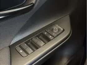 Toyota C-HR (2025) thumbnail 26