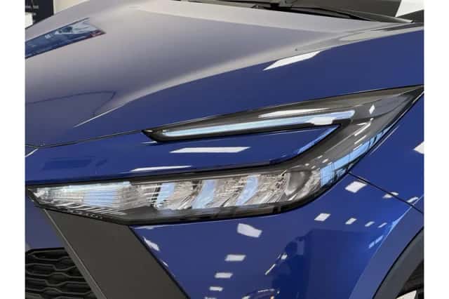 Toyota C-HR (2025) thumbnail 6