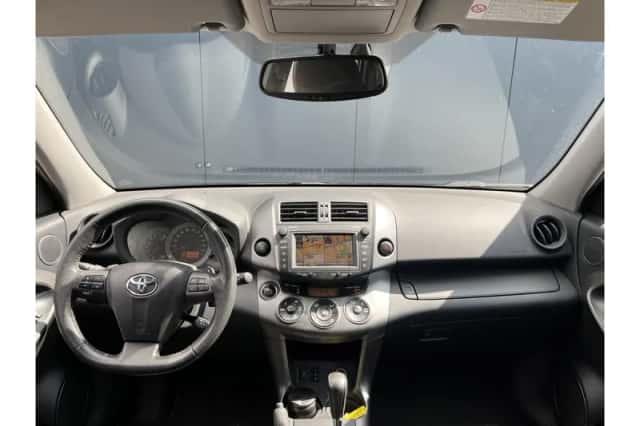 Toyota RAV4 (2011) thumbnail 2