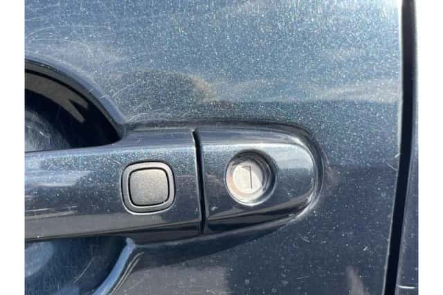 Toyota RAV4 (2011) thumbnail 6