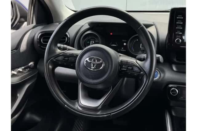 Toyota Yaris (2021) thumbnail 4