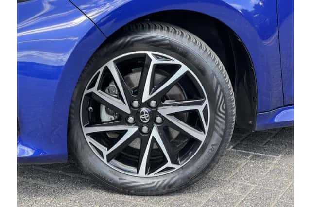Toyota Yaris (2021) thumbnail 5