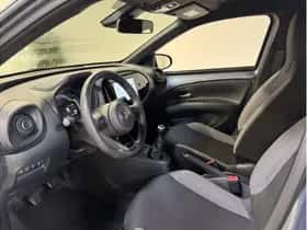 Toyota Aygo X (2024) thumbnail 8