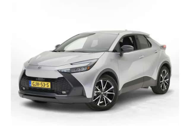 Toyota C-HR (2024) thumbnail 1
