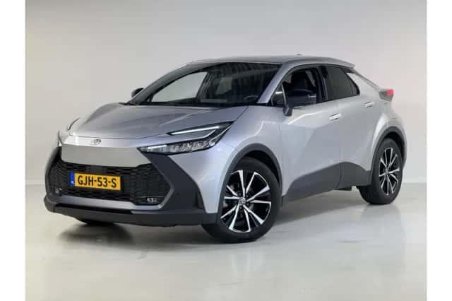Toyota C-HR (2024) thumbnail 1