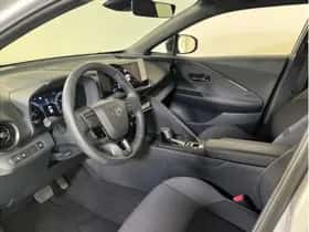 Toyota C-HR (2024) thumbnail 12