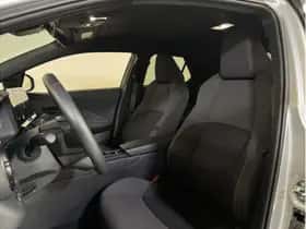 Toyota C-HR (2024) thumbnail 14