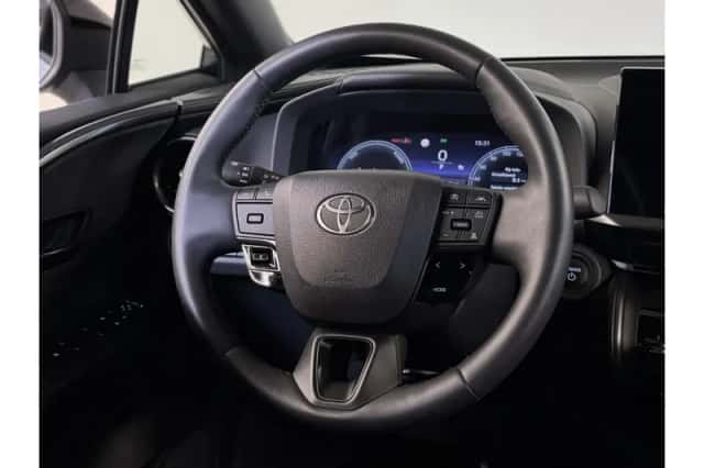 Toyota C-HR (2024) thumbnail 4