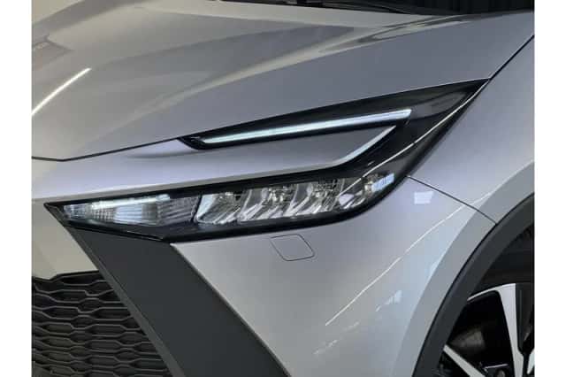 Toyota C-HR (2024) thumbnail 6