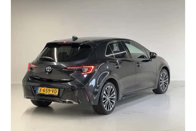 Toyota Corolla (2024) thumbnail 3