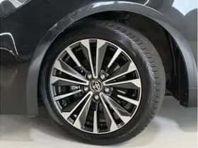 Toyota Corolla (2024) thumbnail 5