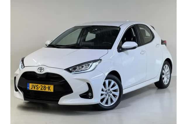 Toyota Yaris (2022) thumbnail 1
