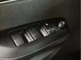 Toyota Yaris (2022) thumbnail 25