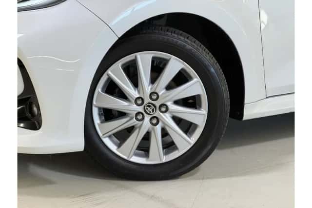 Toyota Yaris (2022) thumbnail 5
