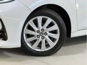 Toyota Yaris (2022) thumbnail 5