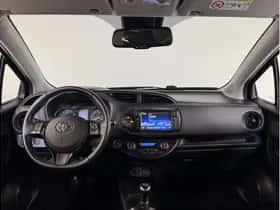 Toyota Yaris (2019) thumbnail 2