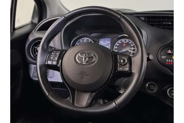 Toyota Yaris (2019) thumbnail 4