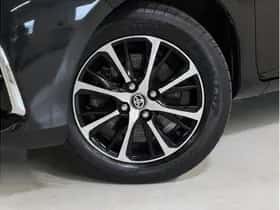 Toyota Yaris (2019) thumbnail 5