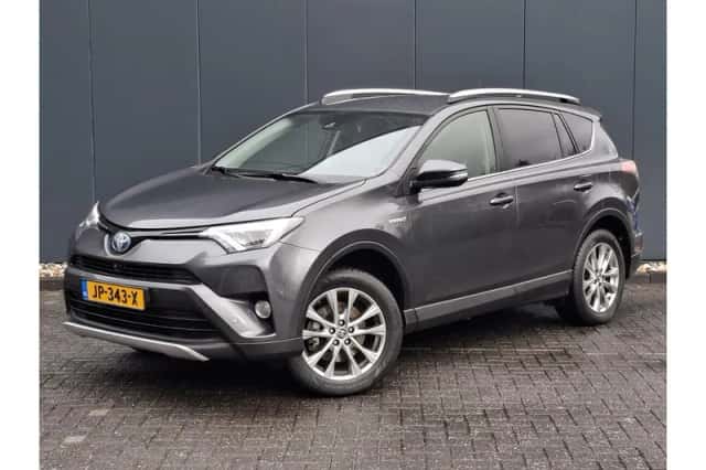 Toyota RAV4 (2016) thumbnail 1