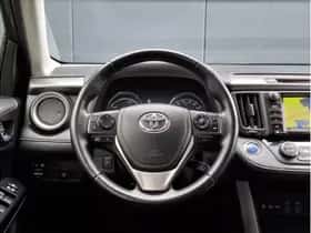 Toyota RAV4 (2016) thumbnail 12