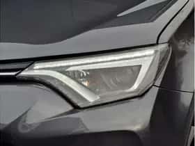 Toyota RAV4 (2016) thumbnail 5