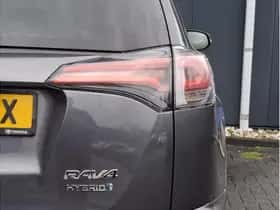 Toyota RAV4 (2016) thumbnail 9