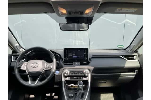 Toyota RAV4 (2021) thumbnail 2