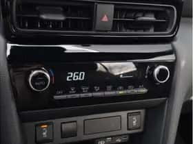 Toyota Yaris Cross (2024) thumbnail 17