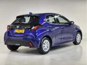 Toyota Yaris (2020) thumbnail 3