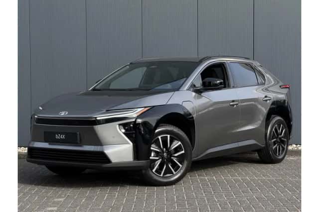Toyota bZ4X (2026) thumbnail 1