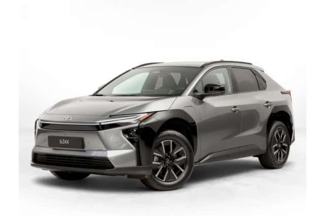Toyota bZ4X (2026) thumbnail 1