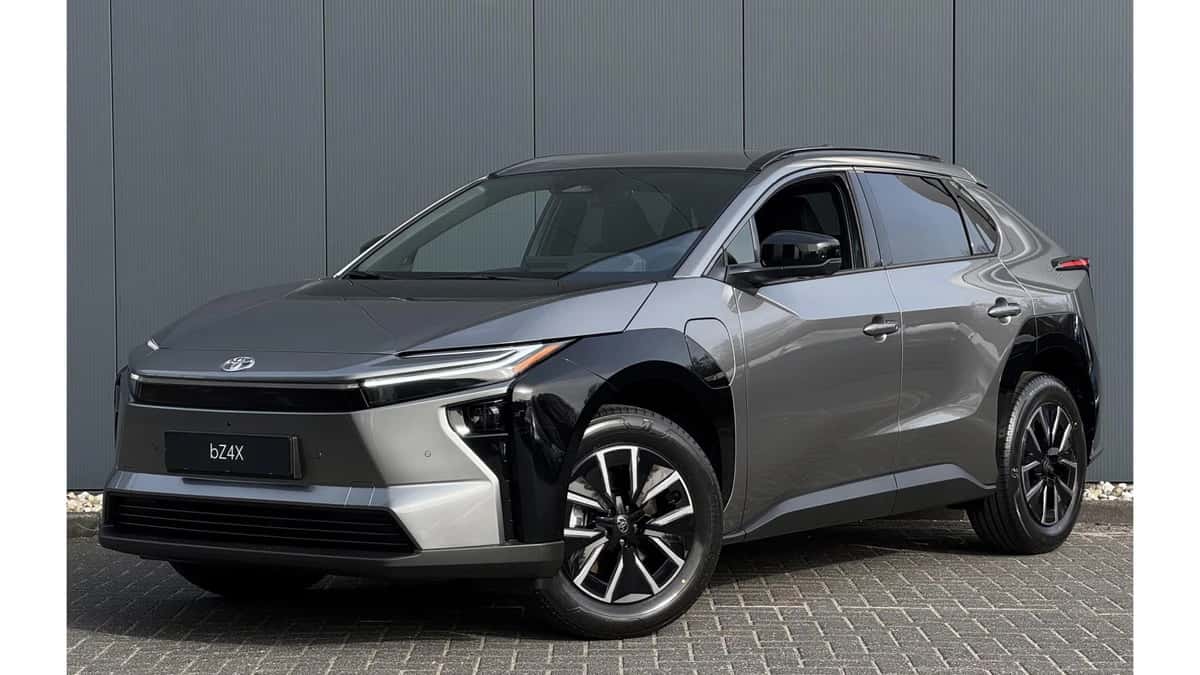 Toyota bZ4X (2026) — foto 1