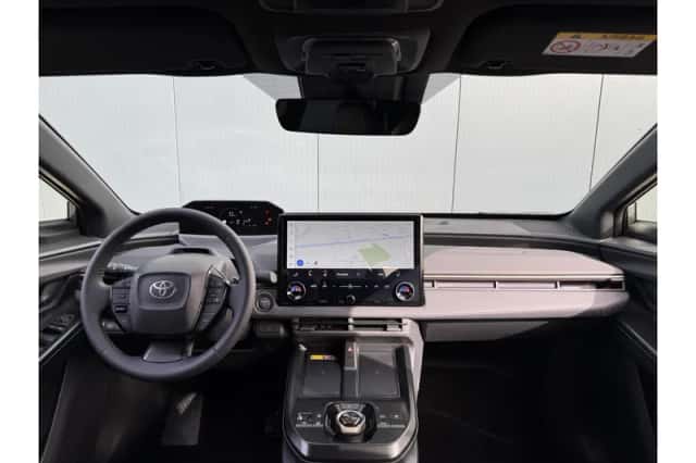 Toyota bZ4X (2026) thumbnail 2