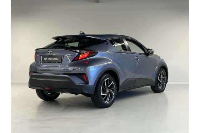 Toyota C-HR (2023) thumbnail 3