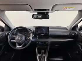 Toyota Yaris (2023) thumbnail 2