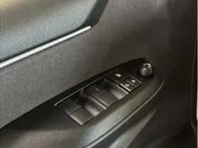Toyota Yaris (2023) thumbnail 24