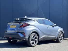 Toyota C-HR (2023) thumbnail 3