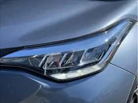 Toyota C-HR (2023) thumbnail 5