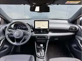 Toyota Yaris (2025) thumbnail 2