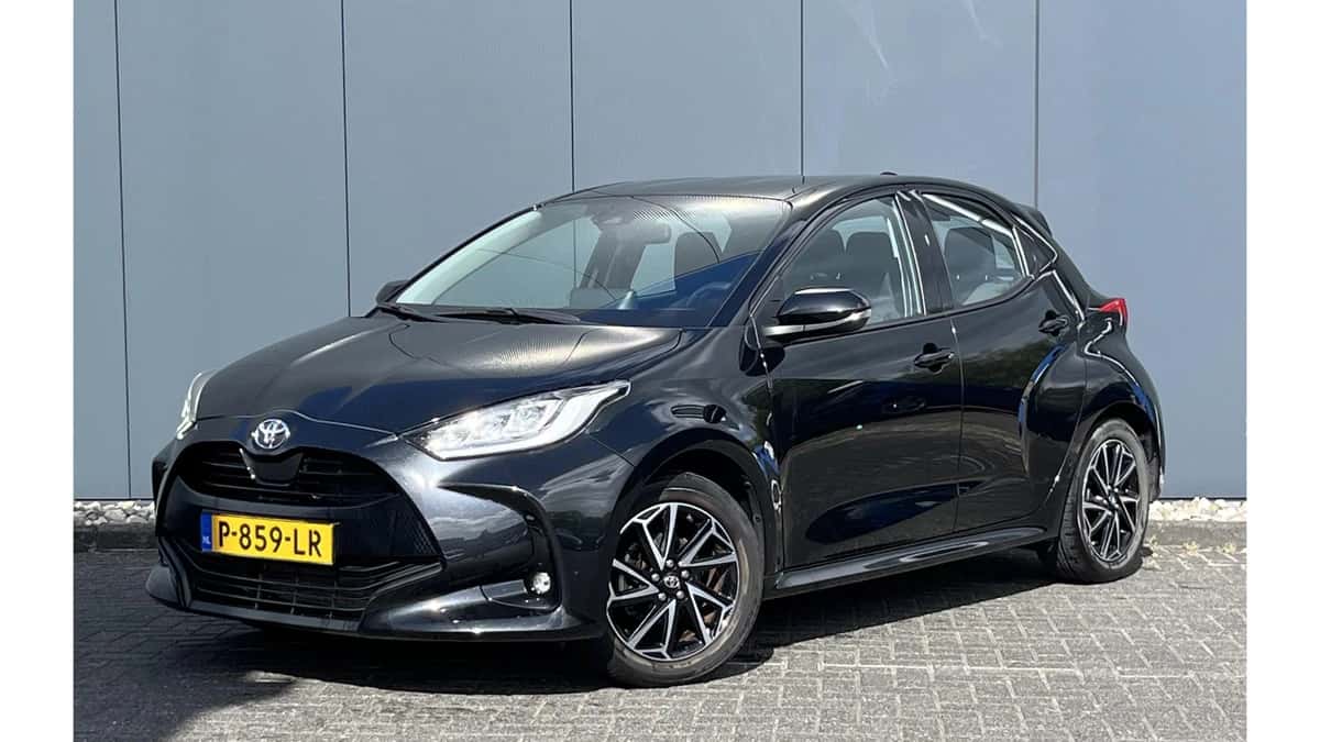 Toyota Yaris (2022) — foto 1