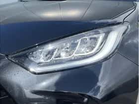 Toyota Yaris (2022) thumbnail 2