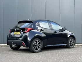 Toyota Yaris (2022) thumbnail 3