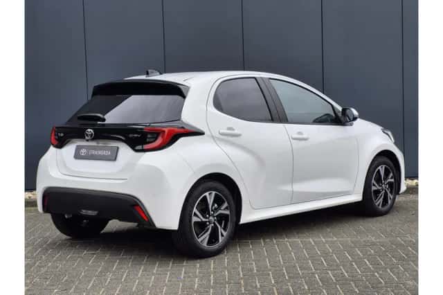 Toyota Yaris (2025) thumbnail 3