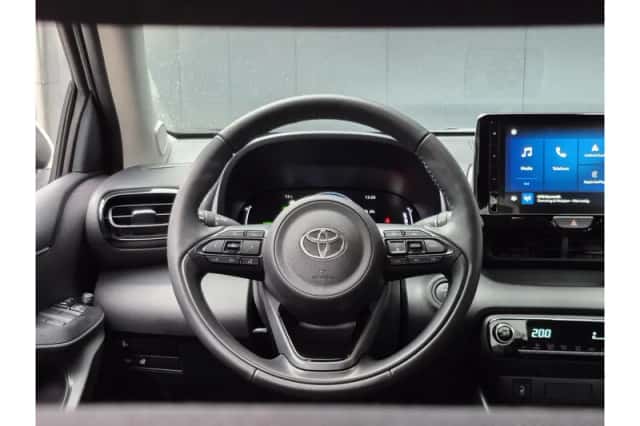 Toyota Yaris (2025) thumbnail 4